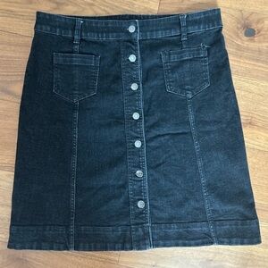 Chic Black Button-Front Denim Skirt